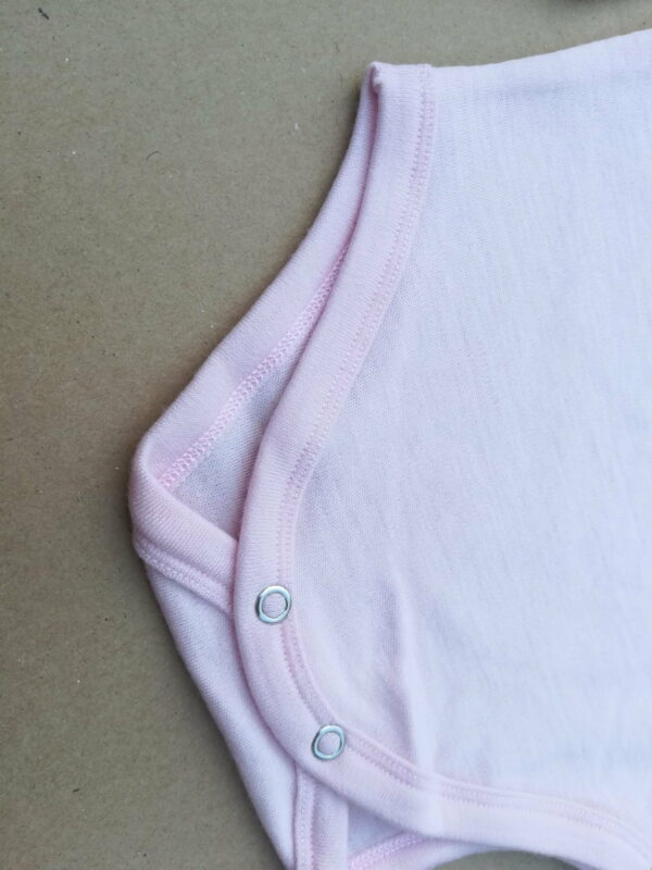 Body cu maneca lunga baby pink din lana merinos organica pentru bebelusi Green Rose
