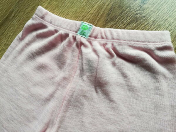 Pantaloni comozi baby pink din lana merinos organica pentru copii Green Rose