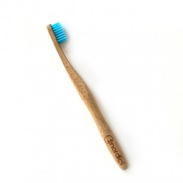 Periuță de dinți pentru adulți din bambus albastră Nordics 3