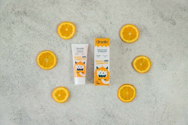 Pastă de dinți naturală pentru copii cu portocale și clementine 50ml Nordics 3