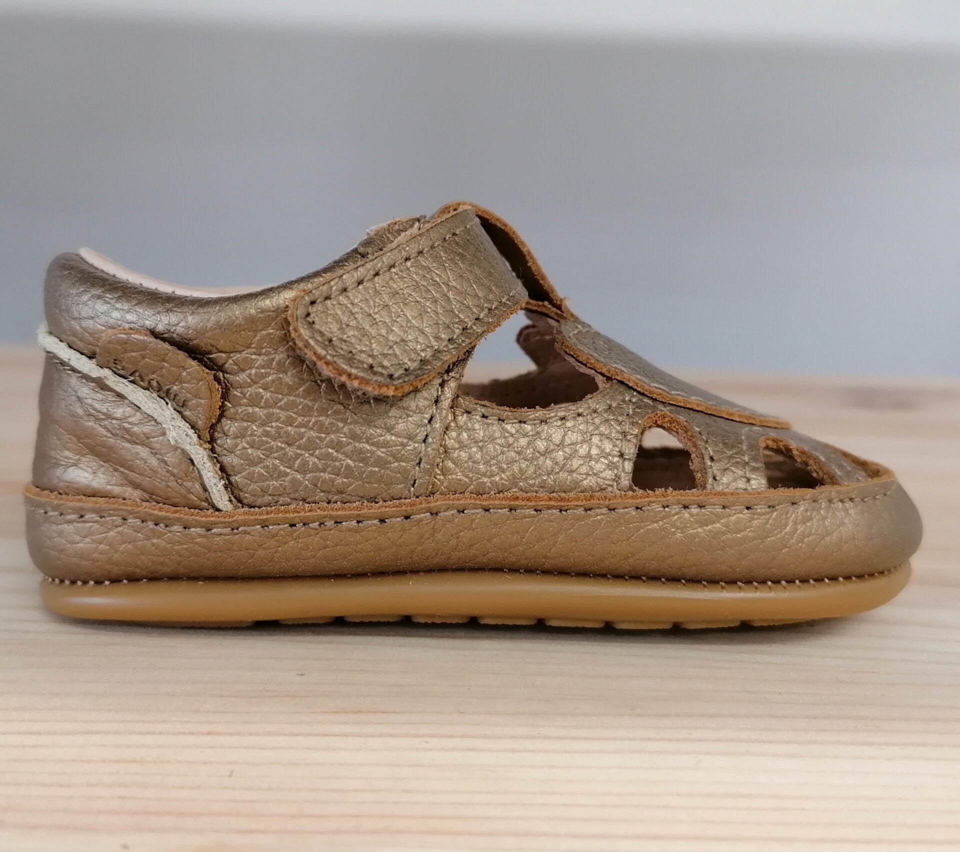 Sandale barefoot din piele naturală pentru primii pași Antique Gold Move By Melton 2