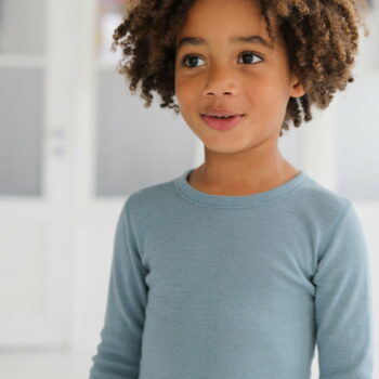 Bluză cu mânecă lungă smoky blue din lână merinos organică pentru copiii Dilling